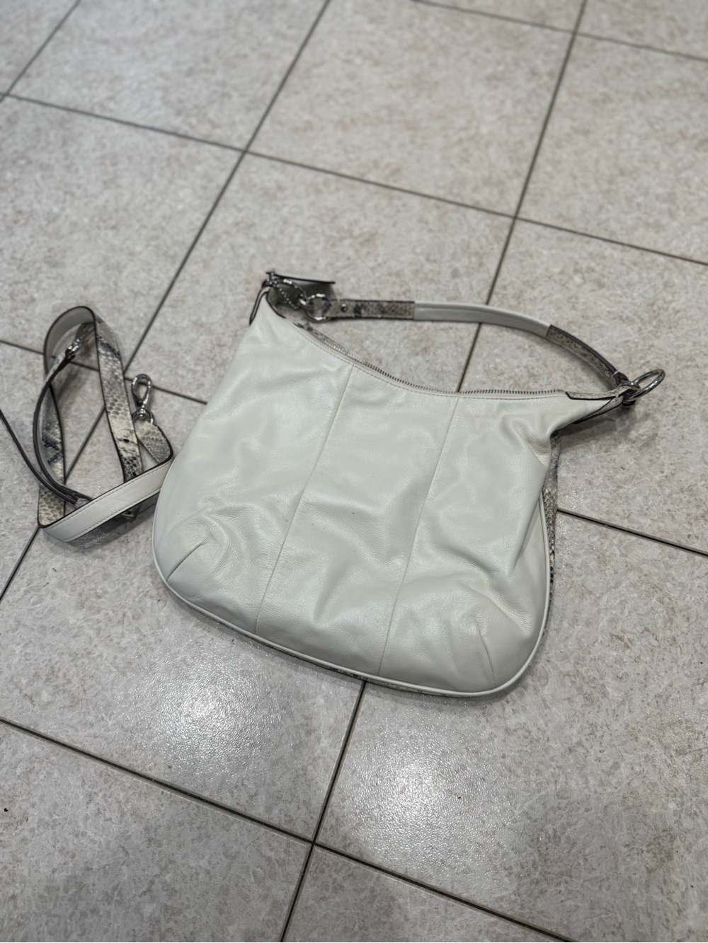 Coach Snakeskin-Print Hobo Shoulder Bag in Cream and Gray L1169-19323 - Picture 4 of 8